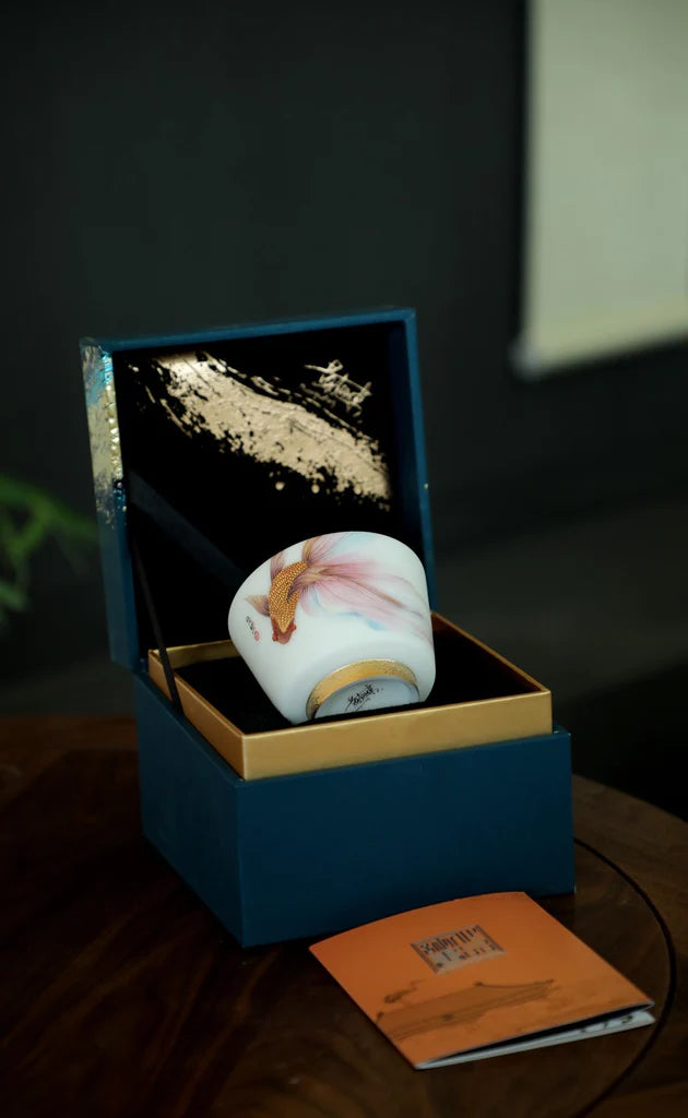 禮物;茶具;茶杯;手工;禮品;香港茶具店;茶具套裝;羊脂玉;茶具專賣店;茶具套裝香港;香港茶具;入伙禮物;handmade禮物;見家長禮物;茶杯香港;禮物訂製;旅行茶具;旅行茶具套裝;中式茶具香港;開張送禮;中式茶具套裝香港;茶杯套裝;人手製;杯;禮品訂製;禮物訂製;公司禮品;刻字;紫砂;紫砂茶壺;紫砂茶杯;陶瓷;禮盒;送禮套裝;金杯;生肖;金魚;老虎;羊脂玉杯;鎏金;24K金;關羽;武財神關羽;關雲長紫砂茶壺;泡茶;泡茶套裝;茶葉;茶道;茶葉套裝;開張送禮;冷泡茶;岩茶;武夷山大紅袍;香港茶菜;茶具專門店;香港茶具專門店;香港茶杯;香港手信;特色手信;禮物首選;禮物推介;禮物推薦;gift;gifts;birthday gift;gift suggestions;gift set; tea; tea leaf; gift box; present; unique present; present ideas;handmade gift;聖誕禮物推薦;新年禮物;農曆新年快;清酒;清酒杯;酒杯;sake ;sake杯;白酒杯;酒杯
