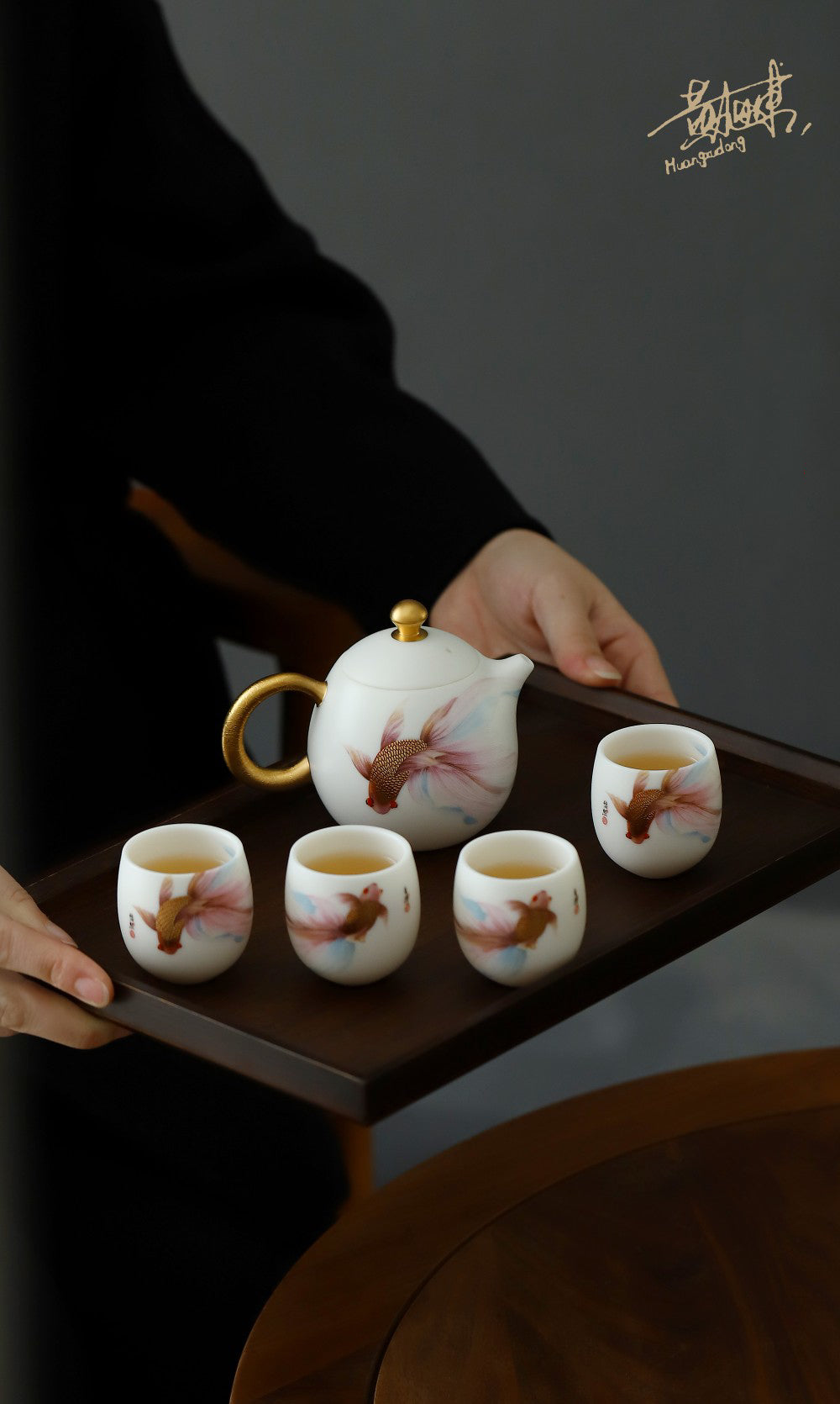 禮物;茶具;茶杯;手工;禮品;香港茶具店;茶具套裝;羊脂玉;茶具專賣店;茶具套裝香港;香港茶具;入伙禮物;handmade禮物;見家長禮物;茶杯香港;禮物訂製;旅行茶具;旅行茶具套裝;中式茶具香港;開張送禮;中式茶具套裝香港;茶杯套裝;人手製;杯;禮品訂製;禮物訂製;公司禮品;刻字;紫砂;紫砂茶壺;紫砂茶杯;陶瓷;禮盒;送禮套裝;金杯;生肖;金魚;老虎;羊脂玉杯;鎏金;24K金;關羽;武財神關羽;關雲長紫砂茶壺;泡茶;泡茶套裝;茶葉;茶道;茶葉套裝;開張送禮;冷泡茶;岩茶;武夷山大紅袍;香港茶菜;茶具專門店;香港茶具專門店;香港茶杯;香港手信;特色手信;禮物首選;禮物推介;禮物推薦;gift;gifts;birthday gift;gift suggestions;gift set; tea; tea leaf; gift box; present; unique present; present ideas;handmade gift;聖誕禮物推薦;新年禮物;農曆新年快;清酒;清酒杯;酒杯;sake ;sake杯;白酒杯;酒杯