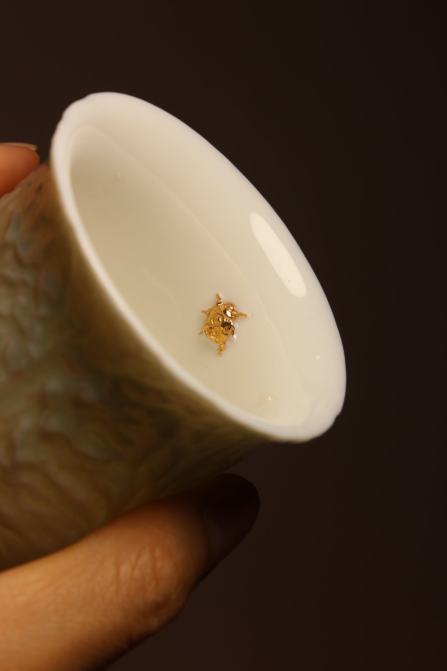 禮物;茶具;茶杯;手工;禮品;香港茶具店;茶具套裝;羊脂玉;茶具專賣店;茶具套裝香港;香港茶具;入伙禮物;handmade禮物;見家長禮物;茶杯香港;禮物訂製;旅行茶具;旅行茶具套裝;中式茶具香港;開張送禮;中式茶具套裝香港;茶杯套裝;人手製;杯;禮品訂製;禮物訂製;公司禮品;刻字;紫砂;紫砂茶壺;紫砂茶杯;陶瓷;禮盒;送禮套裝;金杯;生肖;金魚;老虎;羊脂玉杯;鎏金;24K金;關羽;武財神關羽;關雲長紫砂茶壺;泡茶;泡茶套裝;茶葉;茶道;茶葉套裝;開張送禮;冷泡茶;岩茶;武夷山大紅袍;香港茶菜;茶具專門店;香港茶具專門店;香港茶杯;香港手信;特色手信;禮物首選;禮物推介;禮物推薦;gift;gifts;birthday gift;gift suggestions;gift set; tea; tea leaf; gift box; present; unique present; present ideas;handmade gift;聖誕禮物推薦;新年禮物;農曆新年快;清酒;清酒杯;酒杯;sake ;sake杯;白酒杯;酒杯