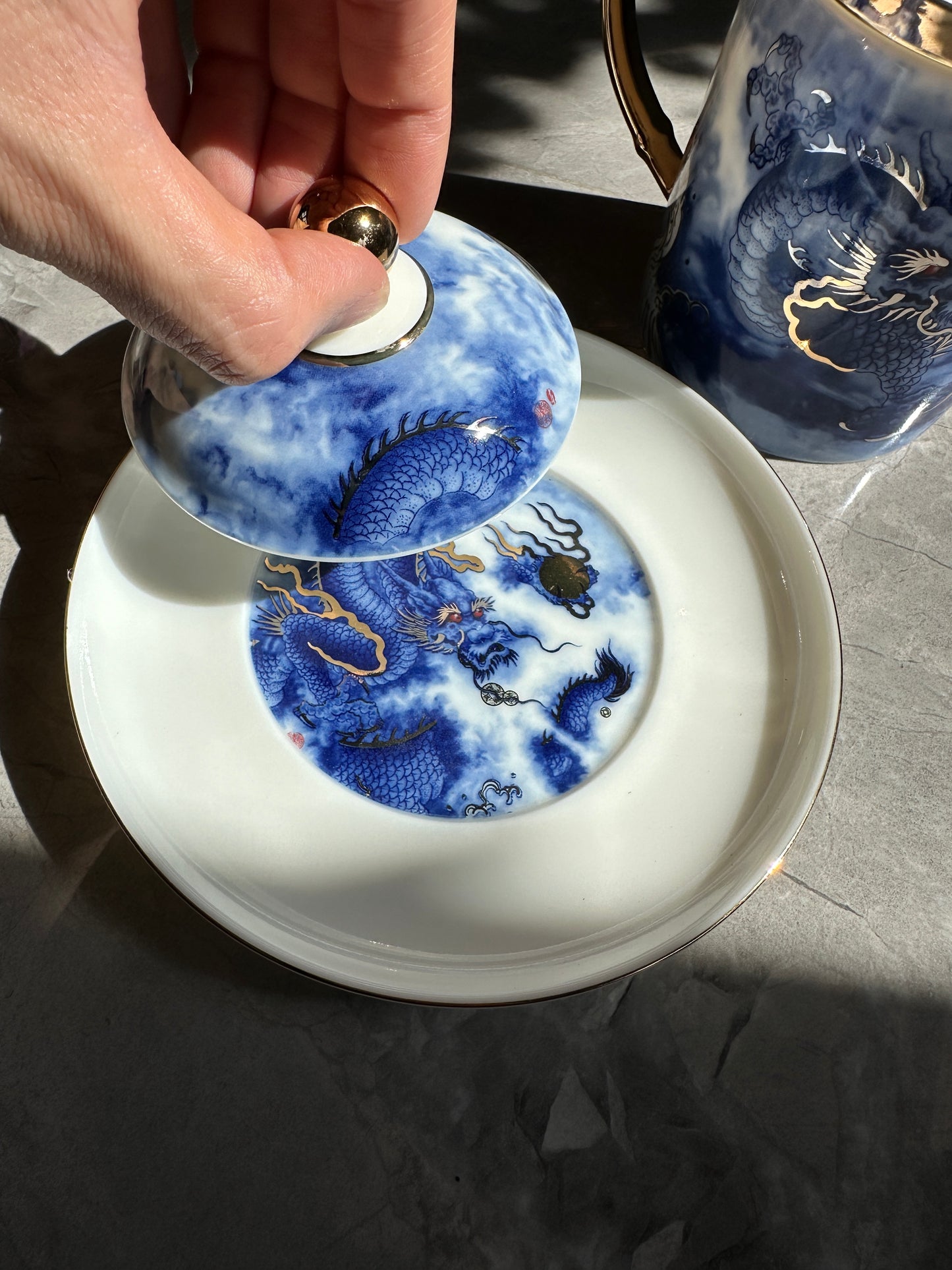 禮物;茶具;茶杯;手工;禮品;香港茶具店;茶具套裝;羊脂玉;茶具專賣店;茶具套裝香港;香港茶具;入伙禮物;handmade禮物;見家長禮物;茶杯香港;禮物訂製;旅行茶具;旅行茶具套裝;中式茶具香港;開張送禮;中式茶具套裝香港;茶杯套裝;人手製;杯;禮品訂製;禮物訂製;公司禮品;刻字;紫砂;紫砂茶壺;紫砂茶杯;陶瓷;禮盒;送禮套裝;金杯;生肖;金魚;老虎;羊脂玉杯;鎏金;24K金;關羽;武財神關羽;關雲長紫砂茶壺;泡茶;泡茶套裝;茶葉;茶道;茶葉套裝;開張送禮;冷泡茶;岩茶;武夷山大紅袍;香港茶菜;茶具專門店;香港茶具專門店;香港茶杯;香港手信;特色手信;禮物首選;禮物推介;禮物推薦;gift;gifts;birthday gift;gift suggestions;gift set; tea; tea leaf; gift box; present; unique present; present ideas;handmade gift;聖誕禮物推薦;新年禮物;農曆新年快;清酒;清酒杯;酒杯;sake ;sake杯;白酒杯;酒杯