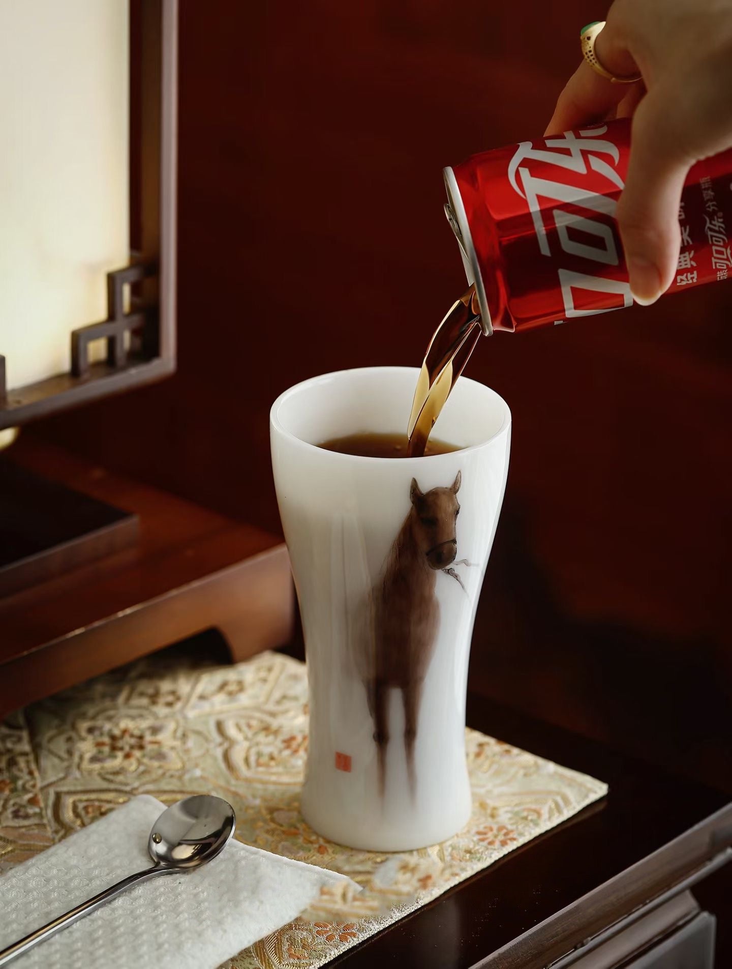 手繪唐彩馬年可樂杯