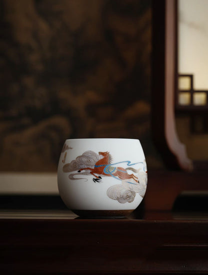 馬踏飛燕鎏金杯