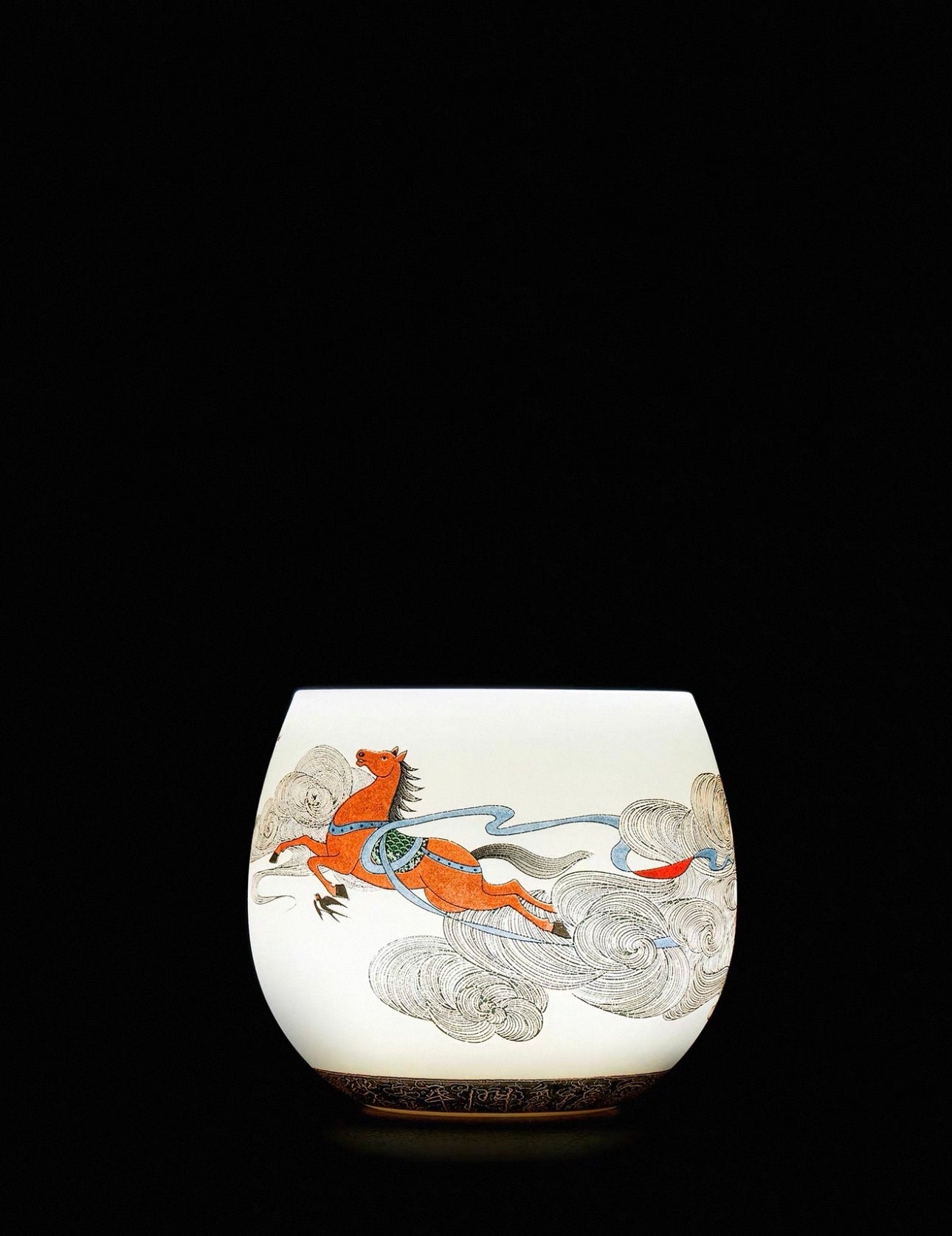 馬踏飛燕鎏金杯