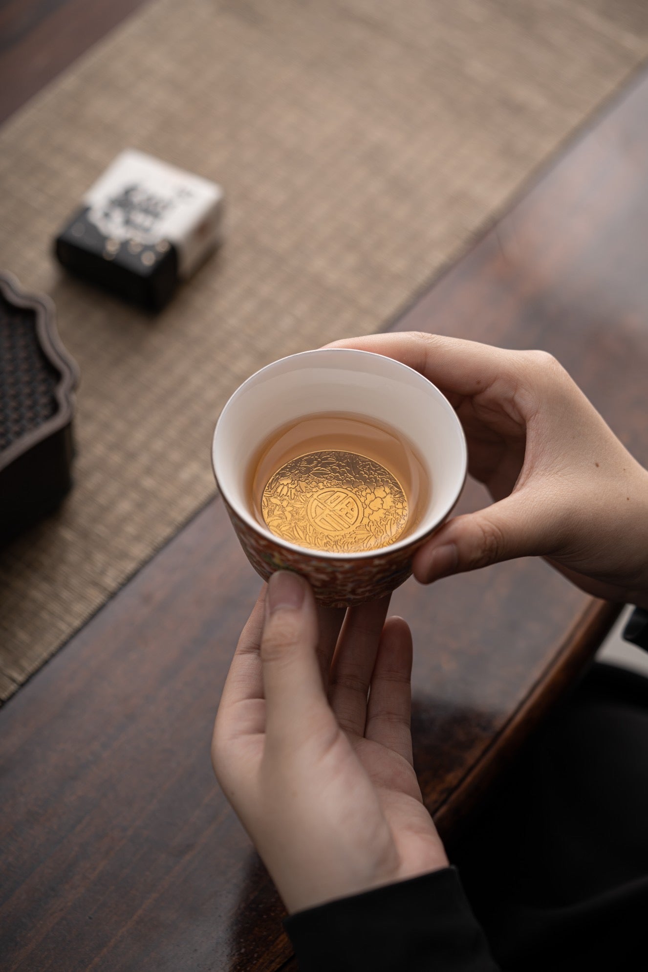 禮物；茶具；茶杯；手工；禮品；香港茶具店；茶具套裝；羊脂玉；茶具專賣店；茶具套裝香港；香港茶具；入伙禮物；handmade禮物；見家長禮物；茶杯香港；禮物訂製；旅行茶具；旅行茶具套裝；中式茶具香港；開張送禮；中式茶具套裝香港；茶杯套裝；人手製；杯；禮品訂製；禮物訂製；公司禮品；刻字；紫砂；紫砂茶壺；紫砂茶杯；陶瓷；禮盒；送禮套裝；金杯；生肖；金魚；老虎；羊脂玉杯；鎏金；24K金；關羽；武財神關羽；關雲長紫砂茶壺；泡茶；泡茶套裝；茶葉；茶道；茶葉套裝；開張送禮；冷泡茶；岩茶；武夷山大紅袍；香港茶菜；茶具專門店；香港茶具專門店；香港茶杯；香港手信；特色手信；禮物首選；禮物推介；禮物推薦；gift;gifts;birthday gift;gift suggestions;gift set; tea; tea leaf; gift box; present; unique present; present ideas;handmade gift；聖誕禮物推薦；新年禮物；農曆新年快；清酒；清酒杯；酒杯；sake ；sake杯；白酒杯；酒杯